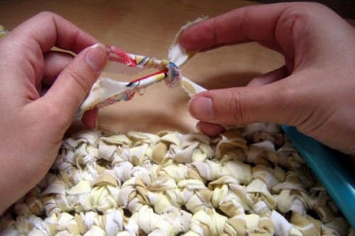 Modelo de crochê com tecido (Foto:Divulgação)