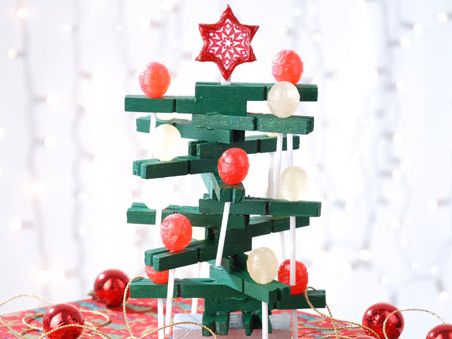 Esta árvore de Natal com doces arrancará elogios não só das crianças, mas também dos adultos (Foto: Divulgação)