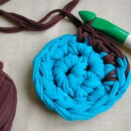 Como Fazer Crochê com Tecido de Blusas Antigas    71