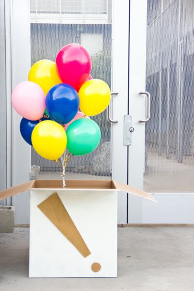 Esta caixa surpresa com balões é sucesso garantido (Foto: studiodiy.com)