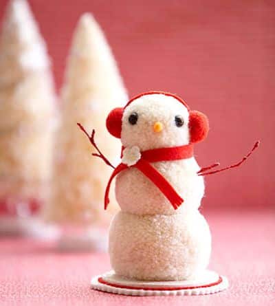 Boneco de neve de pompom vai fazer o maior sucesso em sua casa (Foto: naninenuxacrafts.blogspot.com.br)