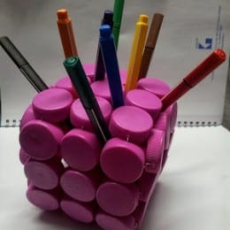Como Fazer Porta-Lápis de Tampas de Plástico    2