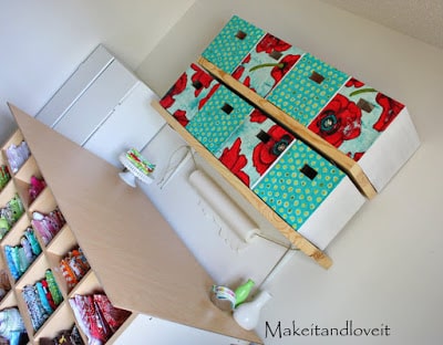 Faça caixa organizadora de papelão e tecido com o estilo que você quiser, para organizar e decorar os seus espaços (Foto: makeit-loveit.com) 