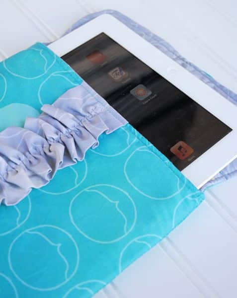 Capa para tablet de tecido pode também virar a sua fonte de renda extra (Foto: crazylittleprojects.com)