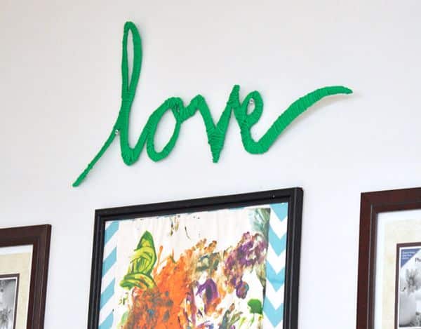 A decoração com a palavra love é diferente e linda (Foto: diycandy.com)
