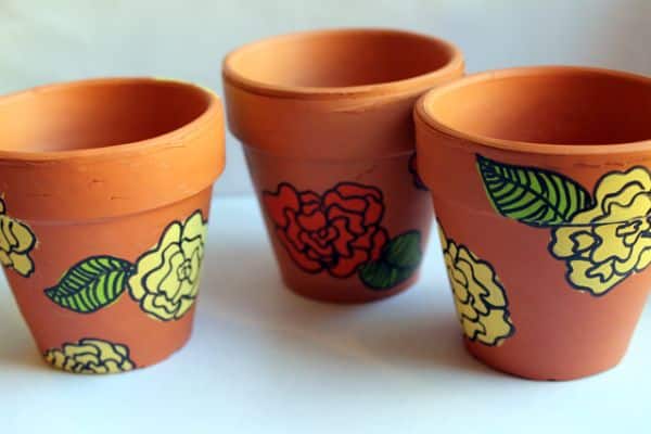 Fazer pintura em vasos de barro pode também ser uma terapia para relaxar (Foto: punkprojects.com)