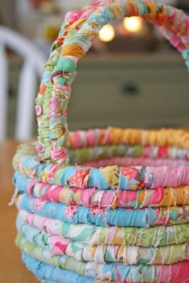  Faça esta cestinha de tecido para incrementar os seus produtos, caso você comercialize itens de Páscoa (Foto: modabakeshop.com) 