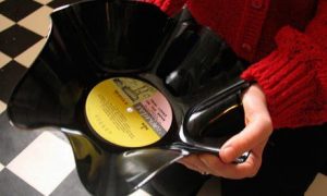 Artesanato com Disco de Vinil Velho