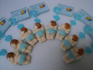 lembrancinha de recem nascido em biscuit