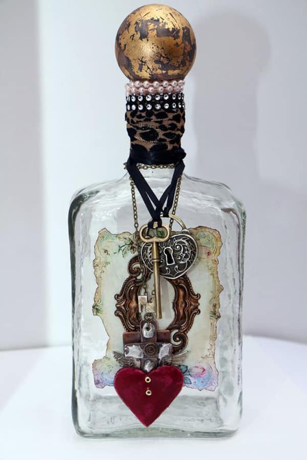 garrafa decorada com pingente