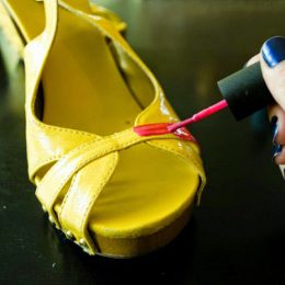 customização de calçado com esmalte
