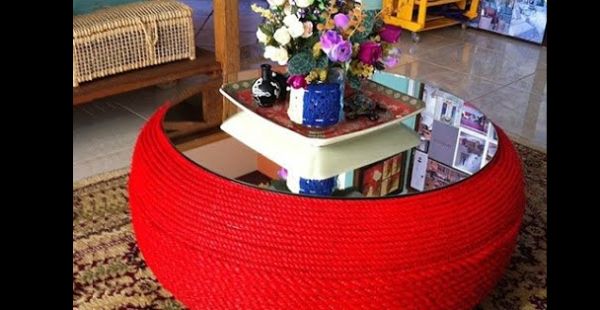 mesa com pneu vermelho