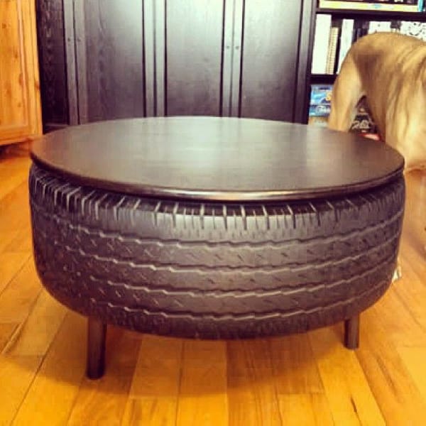 mesa com pneu metalizada