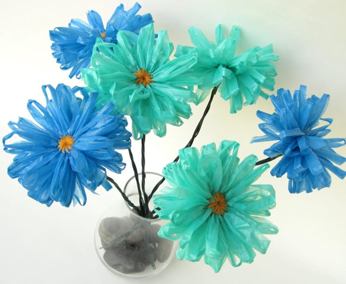 flores recicladas de sacola