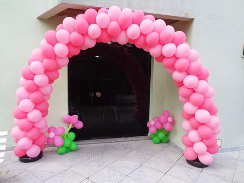 arco de baloes rosa 