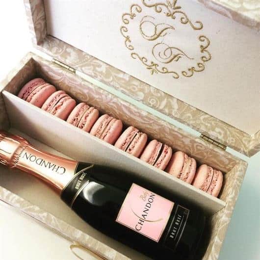 Caixa Convite com Macarons e Champagne