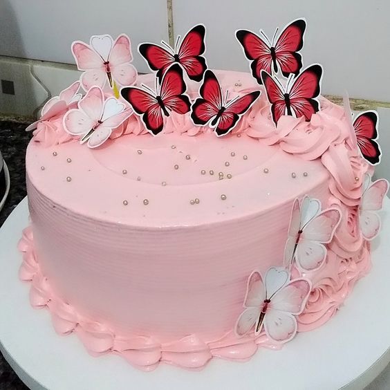 decorando o bolo