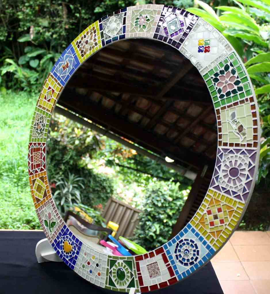 moldura de espelho de mosaico