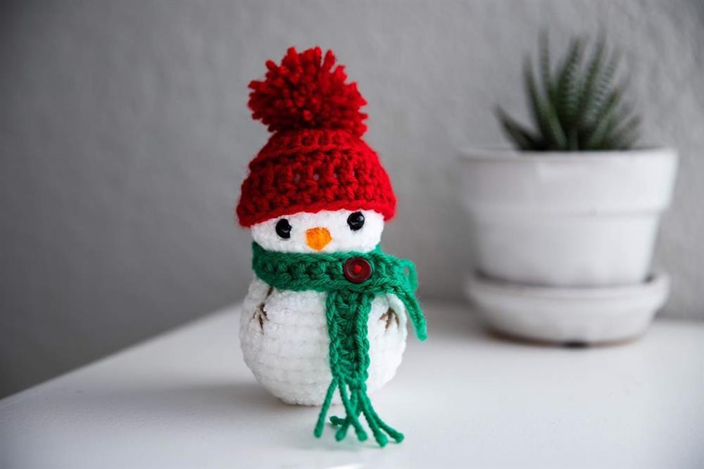 mini boneco de neve de croche