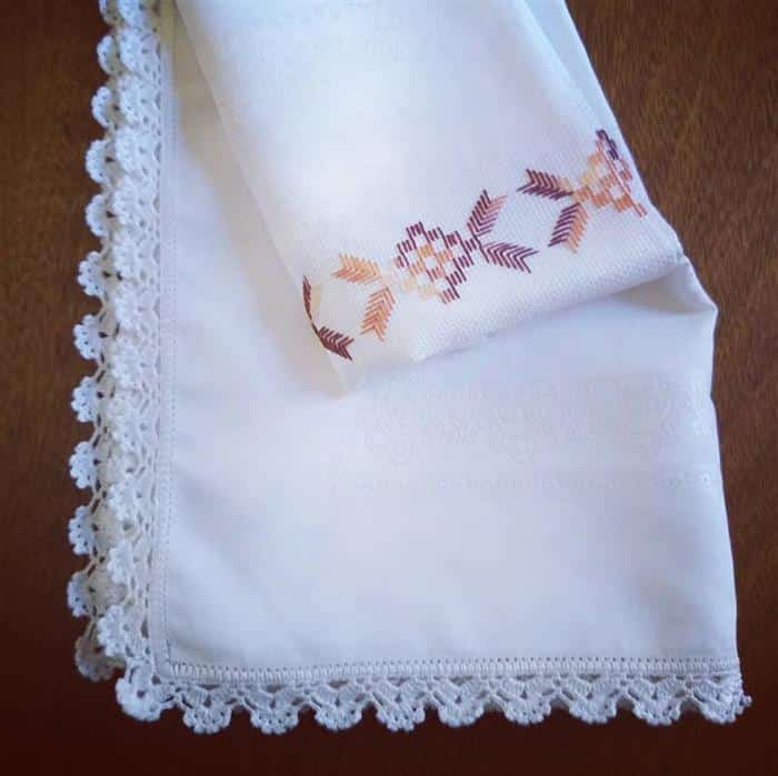 toalhas bordadas mesa