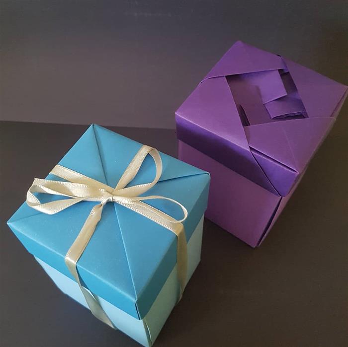 caixa de presente azul