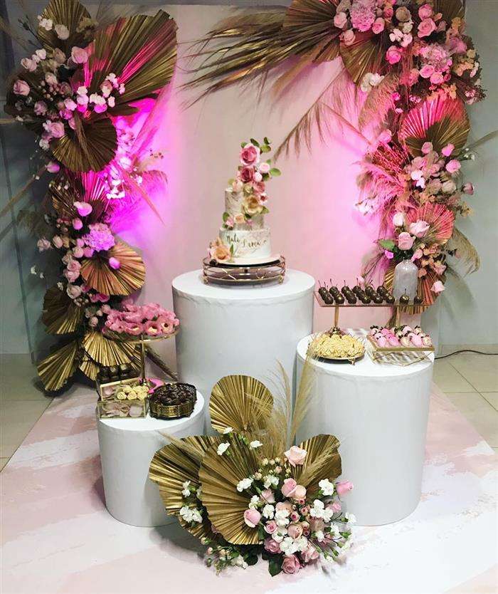 decoração festa rosa e dourado