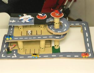 pista de carrinho de papelão
