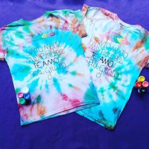 camiseta tie dye com tinta acrilex