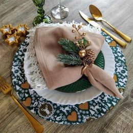 Como fazer mesa posta de Natal para surpreender os convidados
