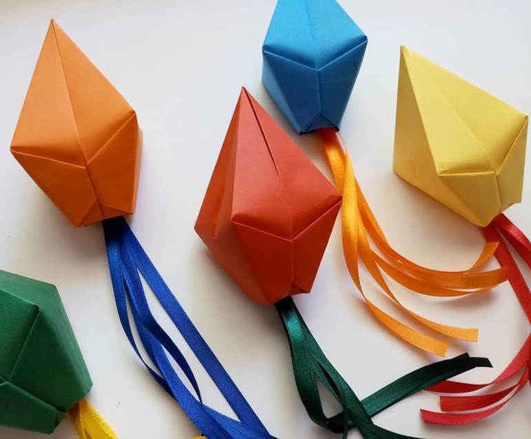 Balões de origami coloridos