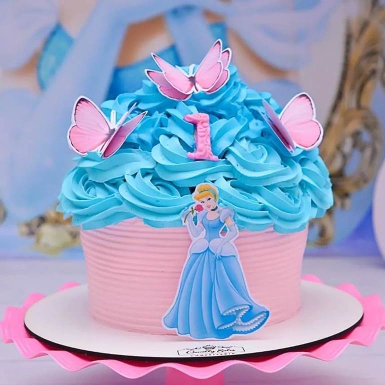 Bolo de cupcake de princesa da Disney