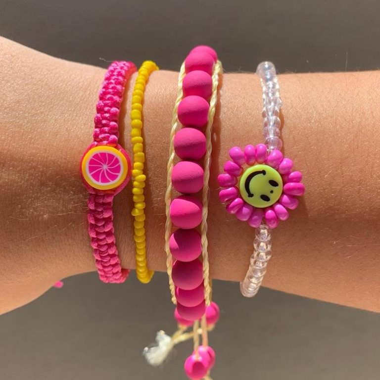 +45 Ideias de pulseiras de miçangas da moda e modelos simples