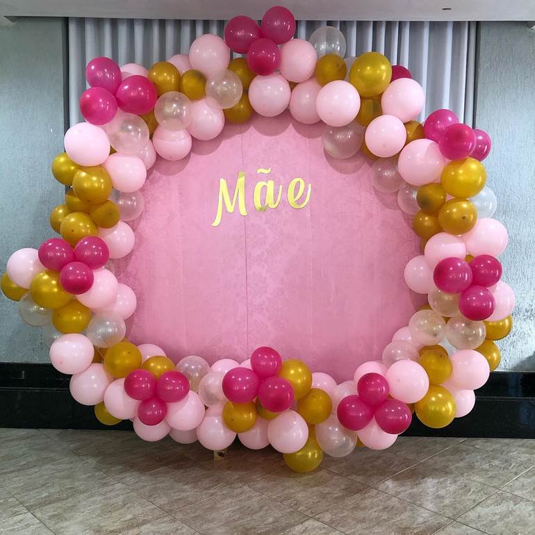 Painel de dia das mães rosa com balões redondo
