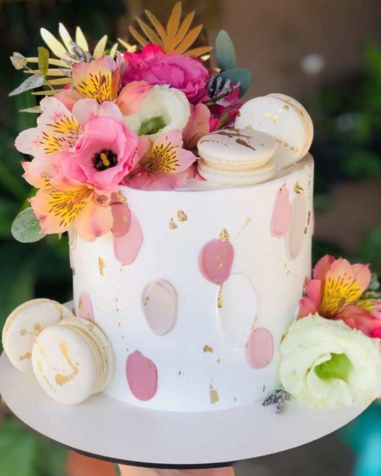 Bolo de aniversário feminino moderno: 40 Ideias fantásticas